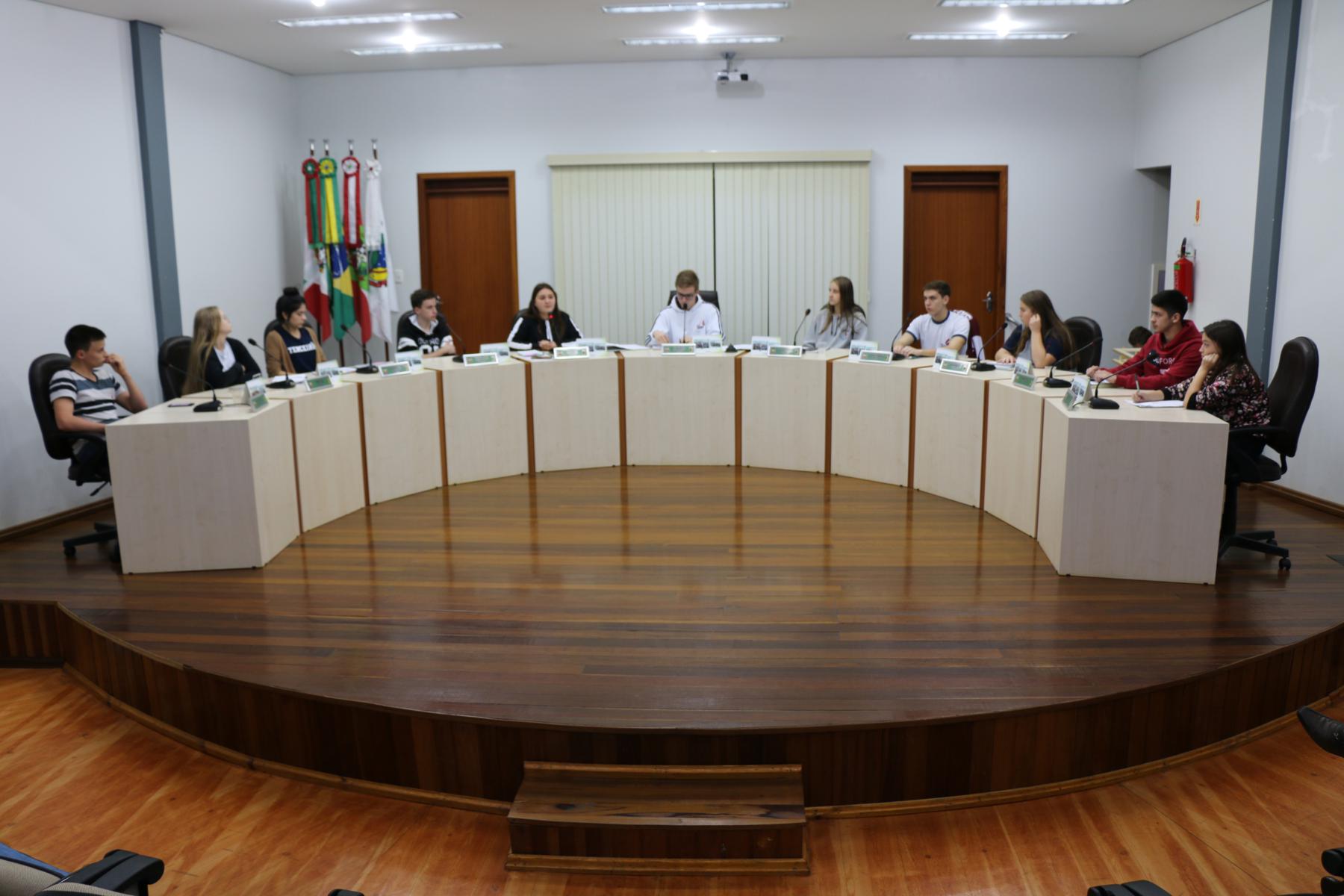 Câmara de Vereadores Mirim aprova requerimento e indicações por unanimidade