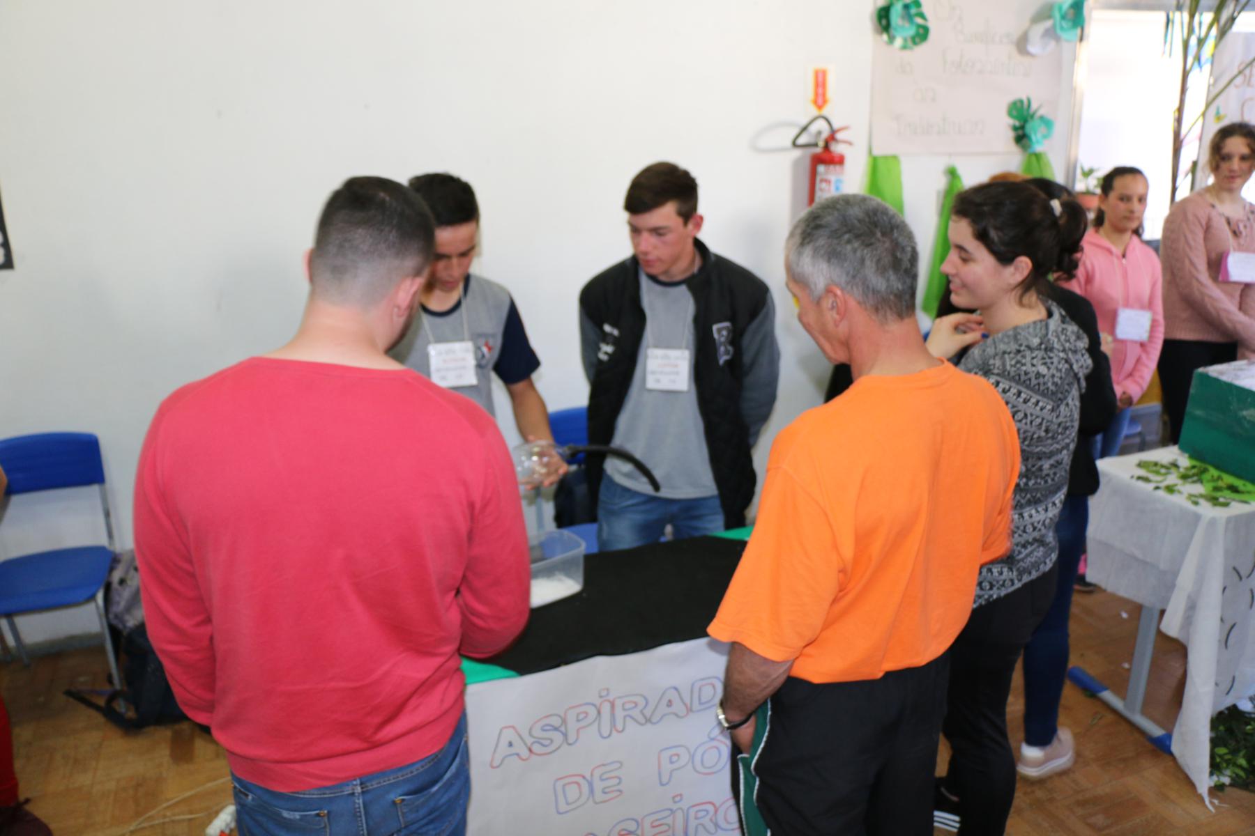 Feira do Conhecimento EEB São José 028.jpg