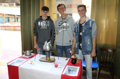 Feira do Conhecimento EEB São José 035.jpg