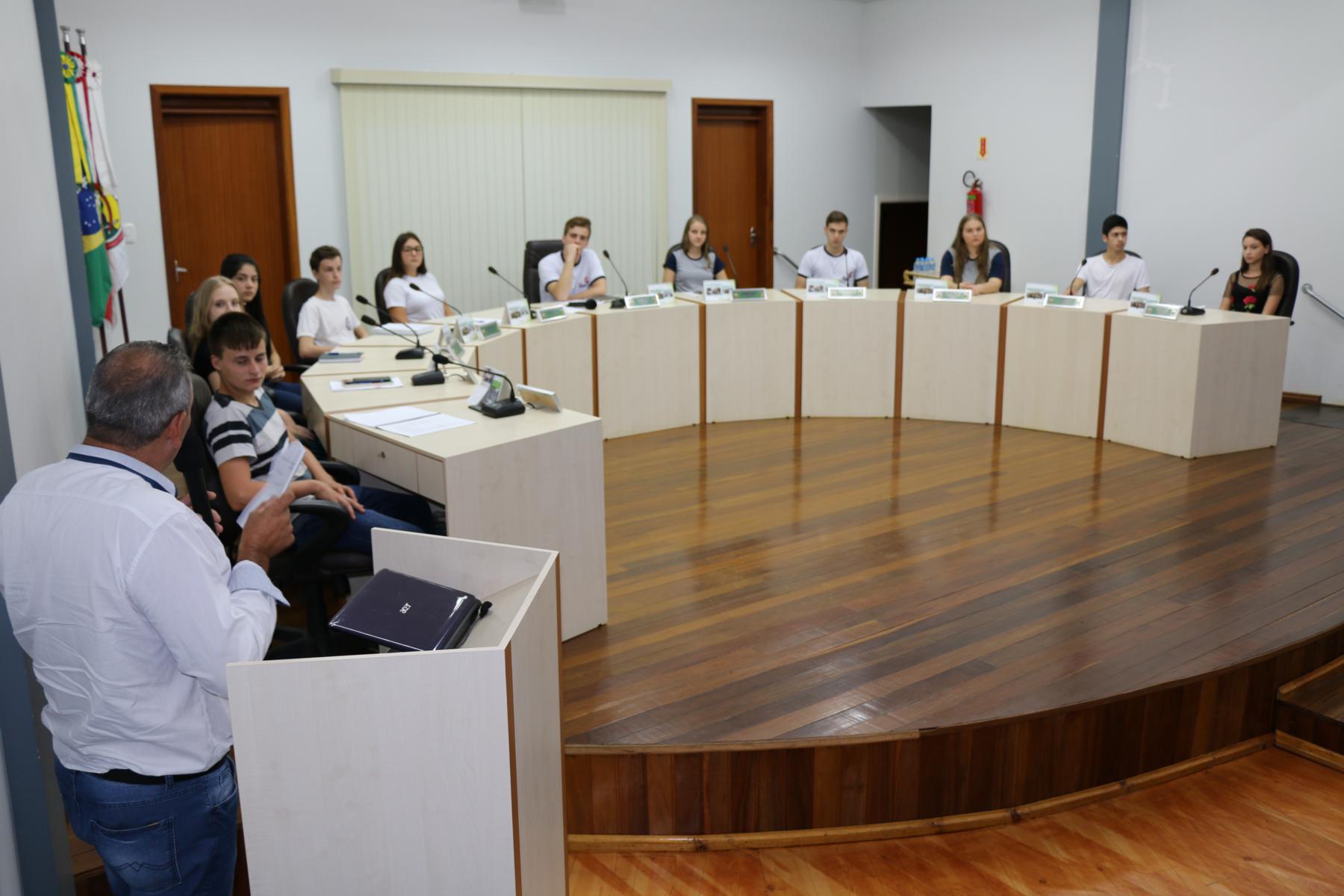 Sessão Solene de Posse da Câmara Mirim 22.jpg