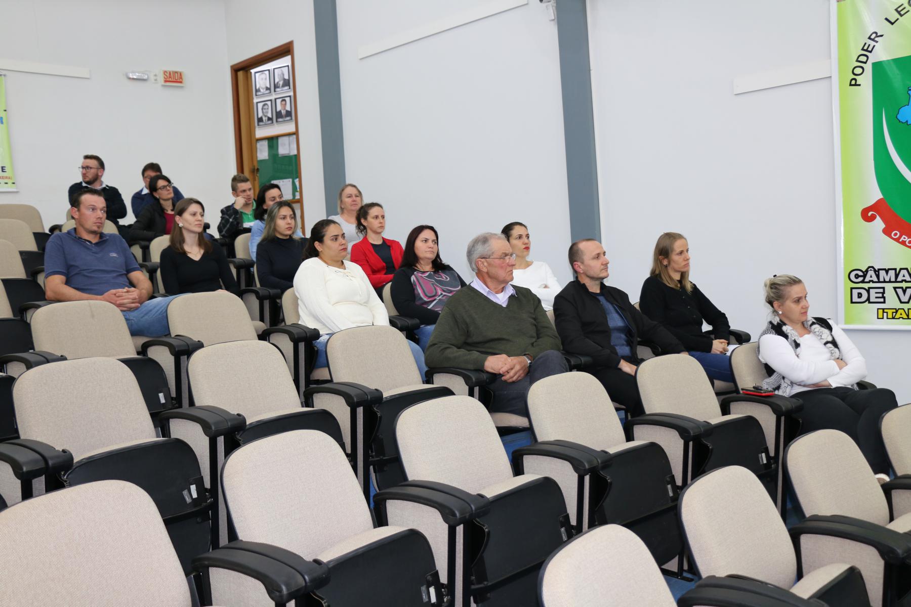 Tribuna 27-05 02.jpg